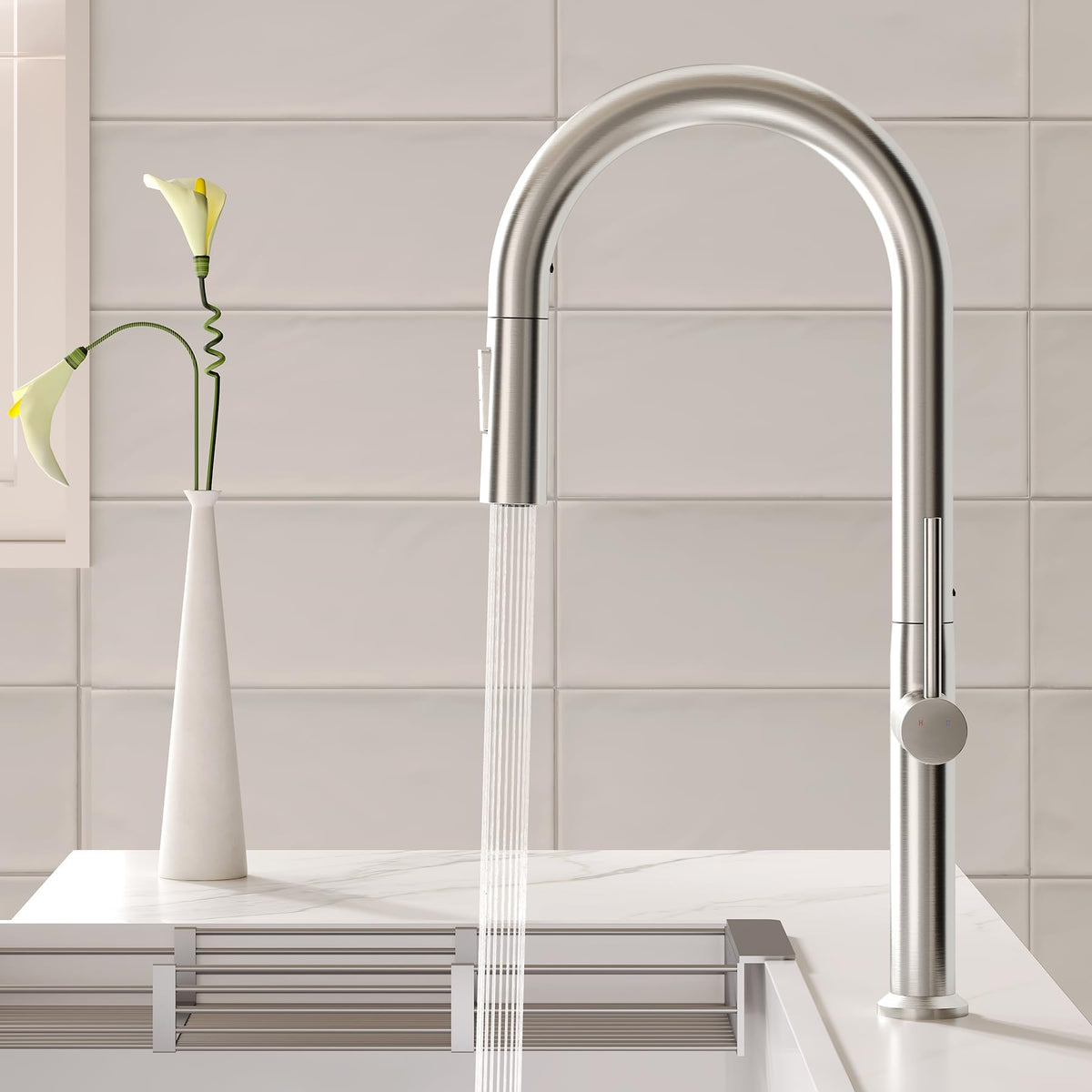 Kitchen Mixer Tap Pull-Out Sprayer RRP - £34.99 2-Mode 360° Swivel Single Handle – 43.6x22.6cm