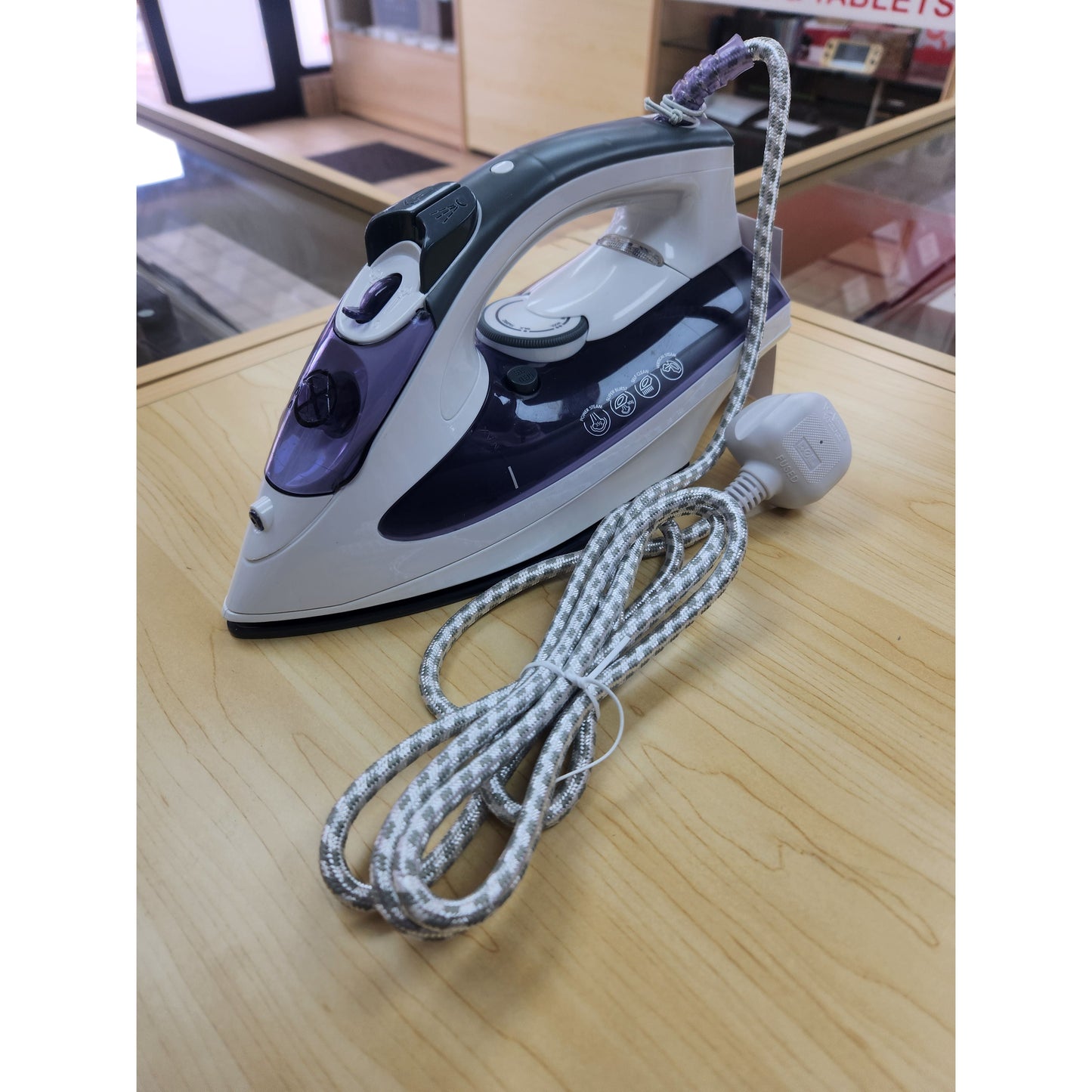 Morrisons Home Steam Iron with Ceramic Long 2m Cable - RRP: 24.99